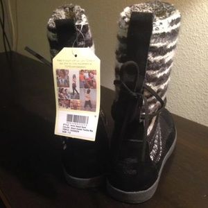 Tom’s Nepal boots